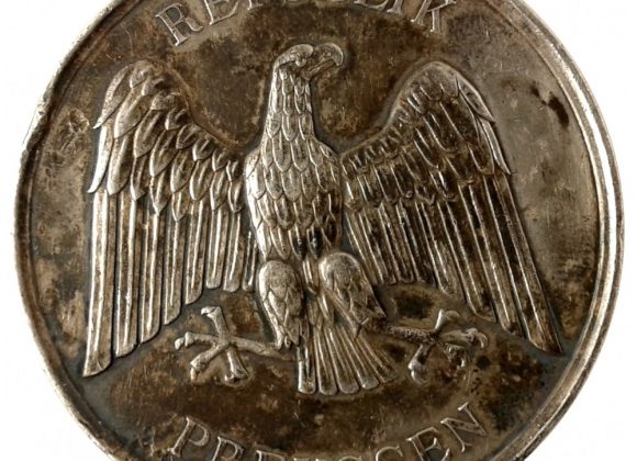 Medaille Rettungsmedaille. Es handelte sich um eine zivile Auszeichnung, die für besonders mutige Taten zur Rettung von Menschenleben aus unmittelbarer Gefahr unter Einsatz des eigenen Lebens verliehen wurde.